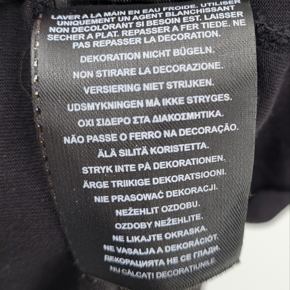 Guess Cold Shoulder Beaded Tee sz S - Picture 4 of 14